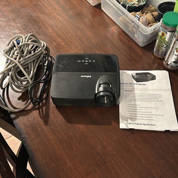 InFocus digital Projector - Picture 5 of 9